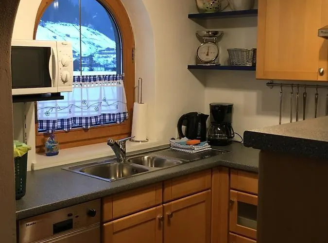 Fuchsbau * ノイシュティフト・イム・シュトゥーバイタール